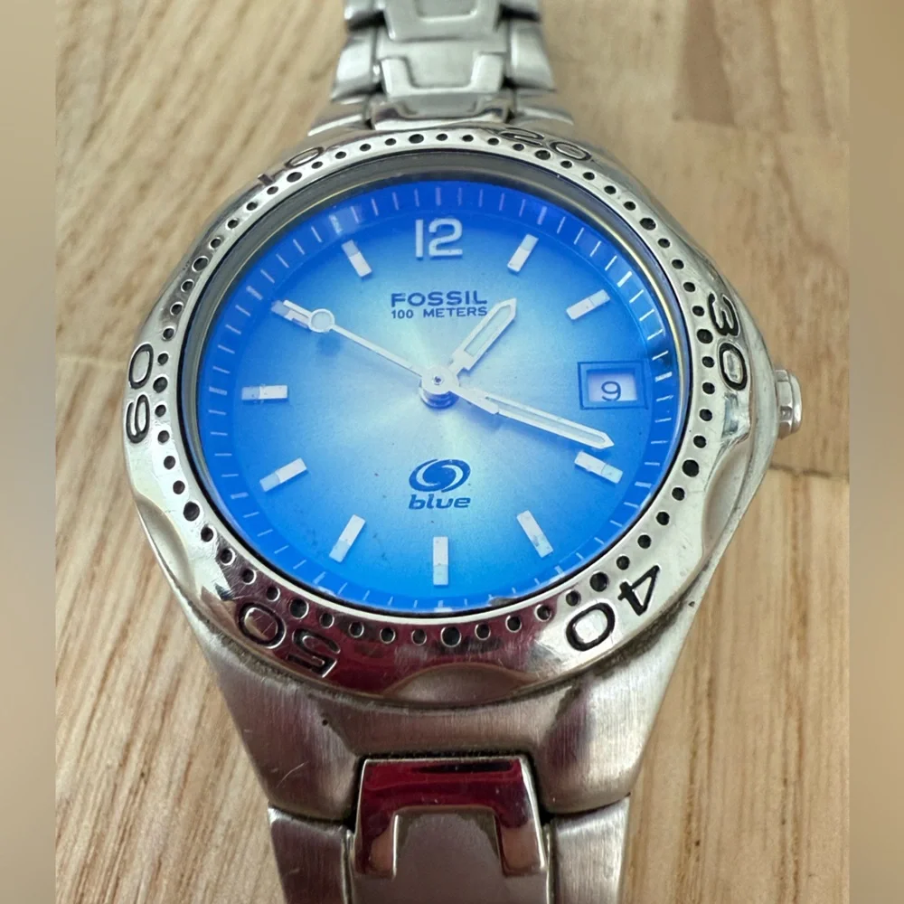 Fossil blue ladies blue ombre stainless steel sport watch NEW BATTERY
